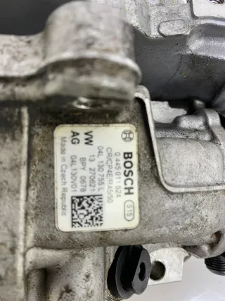 Original Volkswagen GOLF 7 VII Hochdruckpumpe mit Original Halterung 04L130V01 - Bild 2