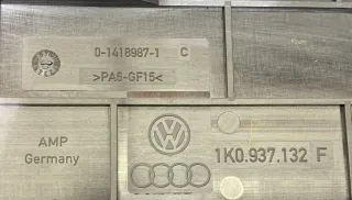 Original Volkswagen Golf Eos Touran Seat Skoda Audi Sicherungskasten 1K0937132F - Bild 6