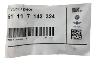 NEU Original BMW 7 E65 E66 Befestigungshalter Kotflügel vorne rechts 51117142324 - Bild 3