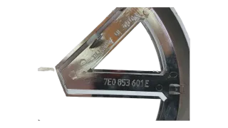 Original Volkswagen T5 Transporter Caravelle VW Emblem Vorne 7E0853601E - Bild 3